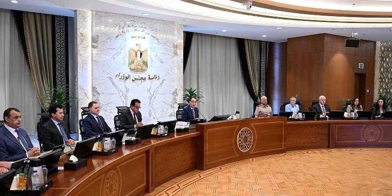 رئيس الوزراء يستعرض المخرجات النهائية للتسهيلات الضريبية ومحفزات الاستثمار