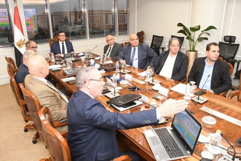 وزير الإسكان يتابع الموقف الحالي لتنفيذ مشروعات الخطة الإستراتيجية لتحلية مياه البحر حتى عام 2050