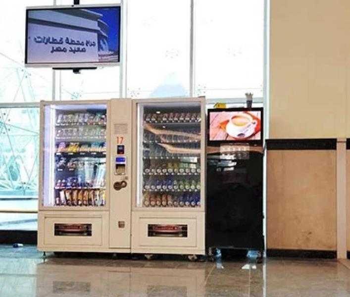لأول مرة تشغيل ماكينات آلية للوجبات السريعة بمحطة قطارات صعيد مصر