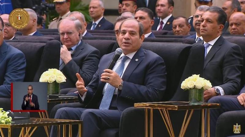الرئيس السيسي: هناك أساسيات لا يمكن إغفالها أو تأجيلها.. إحنا نتعب لأجل بكرة ونبني لأجل بكرة