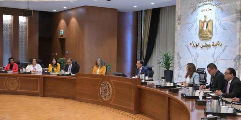 رئيس الوزراء يلتقي المديرة التنفيذية لبرنامج الأمم المتحدة للمستوطنات البشرية والوفد المرافق لها