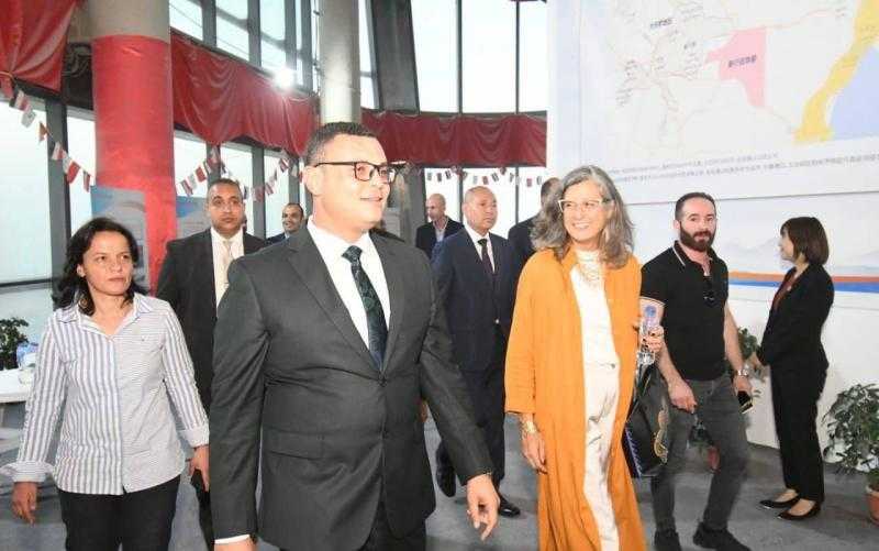وزير الإسكان يصطحب وكيلة الأمين العام للأمم المتحدة فى جولة بمنطقة الأعمال المركزية بالعاصمة الإدارية الجديدة