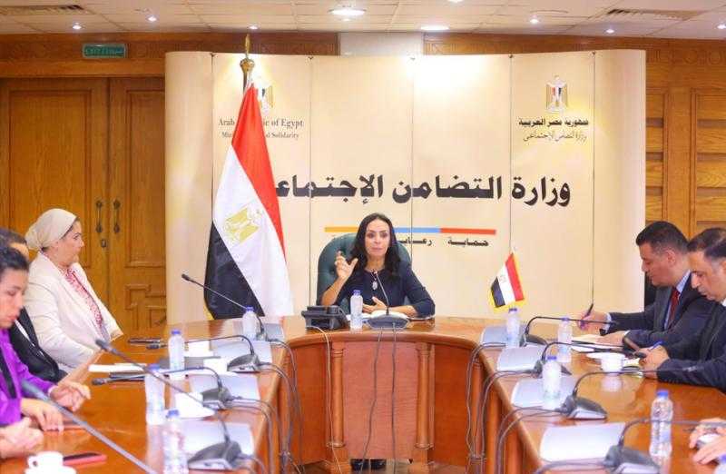وزيرة التضامن تناقش تنسيق الجهود بين الوزارة ومجلسي الطفولة والمرأة