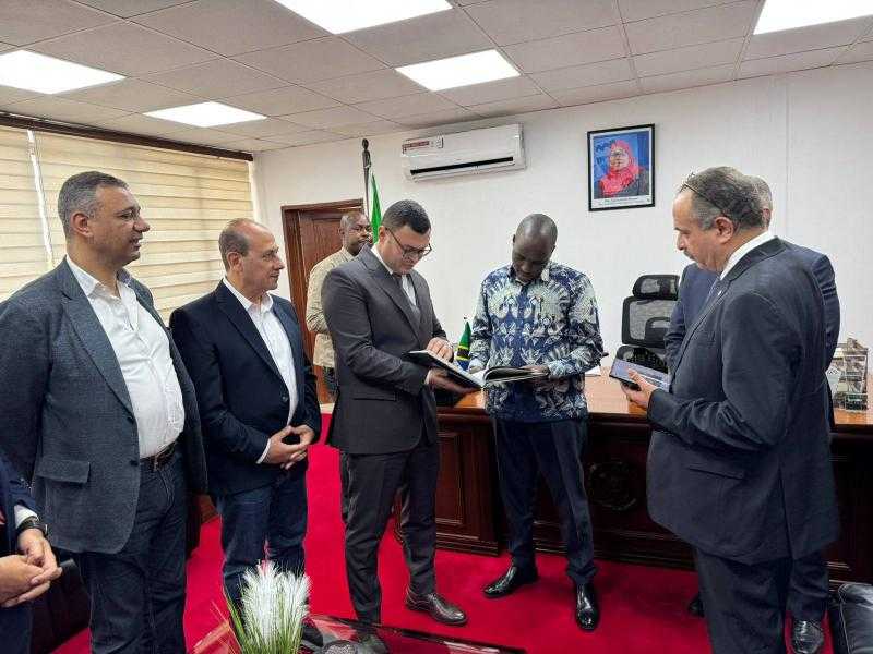 وزير الإسكان يتابع مشروع سد ومحطة «جوليوس نيريري» الكهرومائية على نهر روفيجي في تنزانيا
