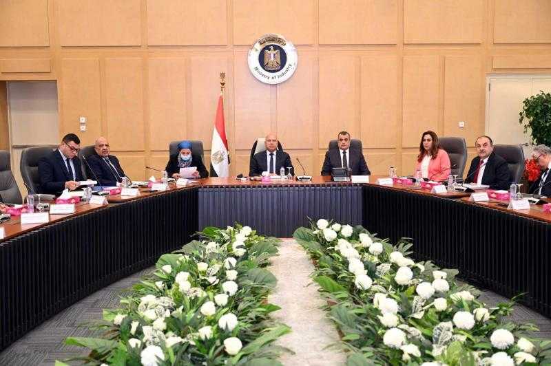 كامل الوزير: المجموعة الوزارية للتنمية الصناعية تمضي قدمًا نحو تحقيق الاستراتيجية الوطنية للصناعة