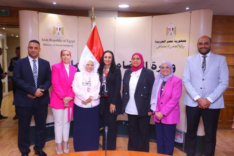 ”التضامن الاجتماعي” تكرم عدداً من النماذج الملهمة في إطار مبادرة ”الأب القدوة ” بالتعاون مع مؤسسة العربي لتنمية المجتمع