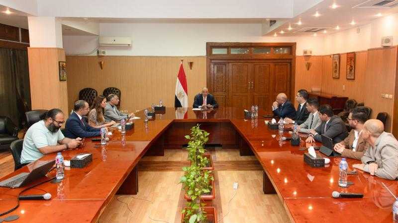 وزير الري يبحث مع ”المتحدة للخدمات الإعلامية” التنسيق المشترك ضمن حملة ”على القد”