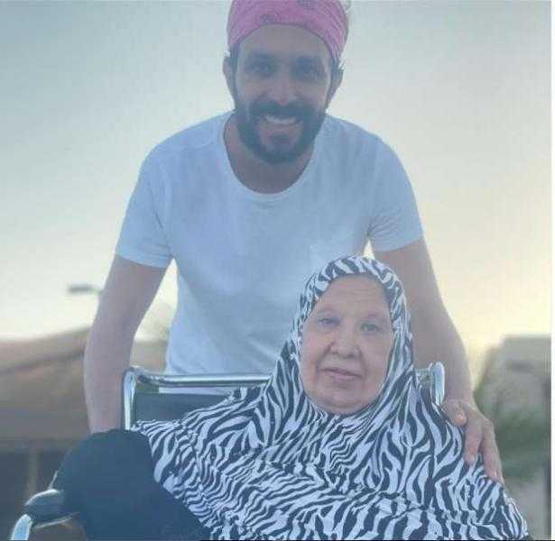 موعد ومكان صلاة جنازة والدة الفنان أحمد عصام