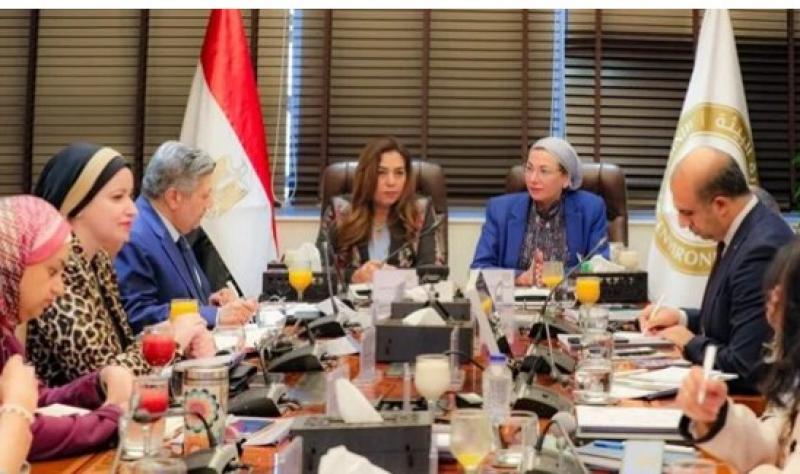 وزيرتا البيئة والتنمية المحلية تترأسان لجنة تسيير البرنامج الوطنى لإدارة المخلفات الصلبة