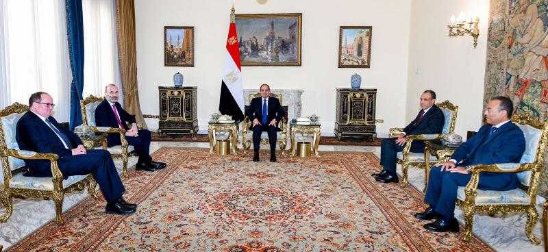الرئيس السيسي يستقبل رئيس مجموعة ”حزب الشعب الأوروبي”