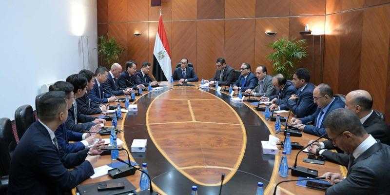 رئيس الوزراء: نتطلع لإنشاء مدينة طبية ومنطقة صناعية بالتعاون مع ”CSCEC” الصينية