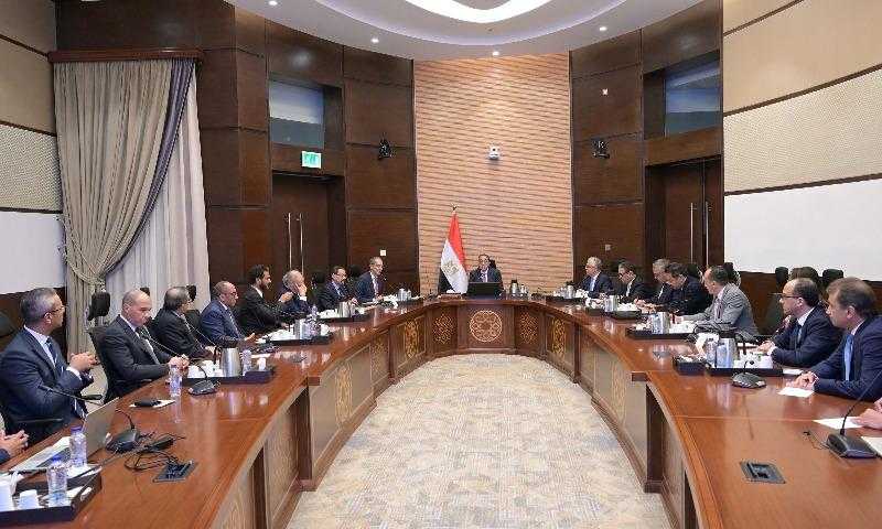 رئيس الوزراء يستعرض مع مجموعة ”أنترو القابضة” مشروع مركز «كيميت» بالمنطقة الاقتصادية لقناة السويس