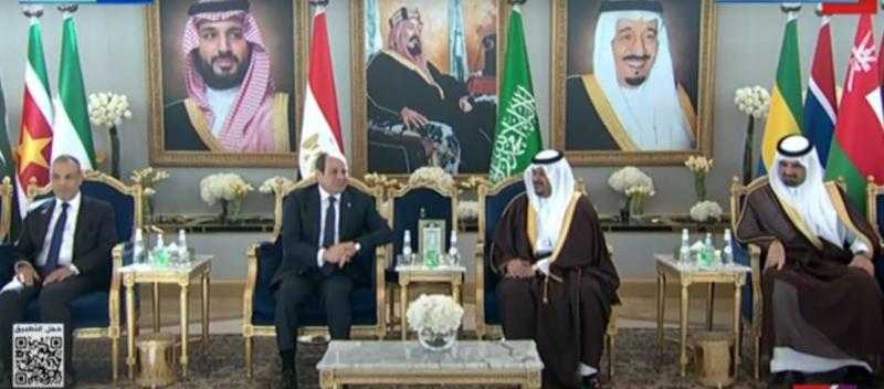 الرئيس السيسي يصل السعودية للمشاركة في القمة العربية الإسلامية غير العادية