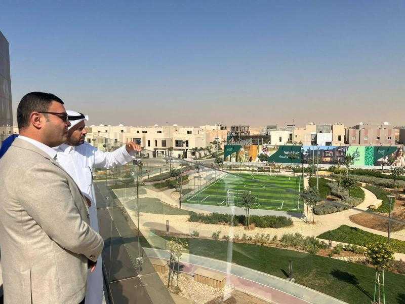 خلال مشاركته بمعرض سيتى سكيب.. وزير الإسكان يزور مشروع الفرسان بالرياض