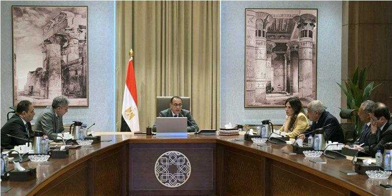 رئيس الوزراء يبحث جهود النهوض بقطاع السياحة وآليات تطوير مختلف الجوانب المرتبطة به