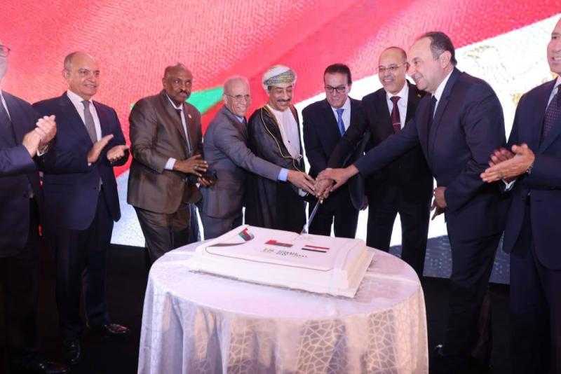 وزير العمل: العلاقات التاريخية بين مصر وعمان نموذج يُحتذى به في العلاقات بين ”الأشقاء”