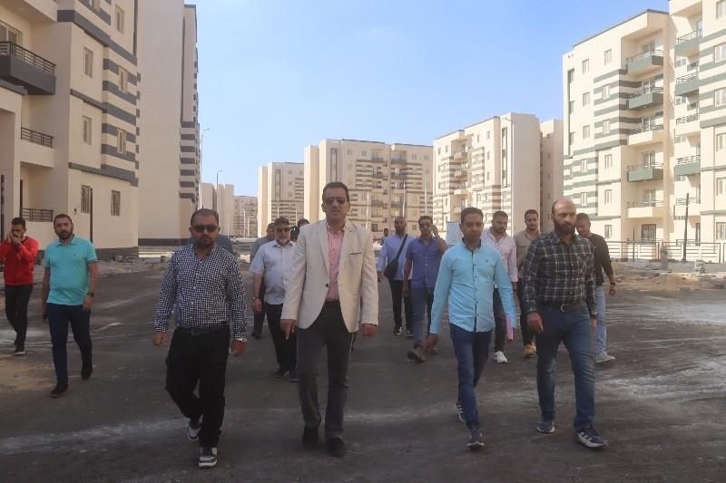 وزير الإسكان: استكمال رفع كفاءة البنية التحتية والطرق بالمنطقة الصناعية بالعاشر من رمضان