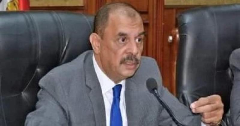 محافظ سوهاج يوجه برفع درجة الاستعداد تحسبا لتقلبات الطقس المفاجئة