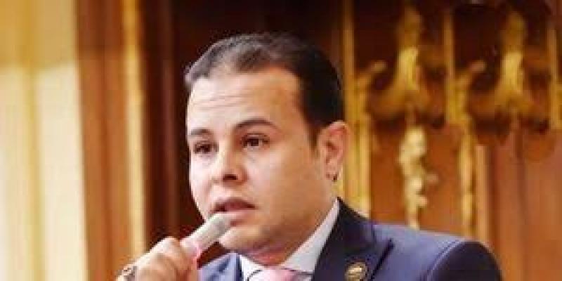 مدحت الكمار: لقاء الرئيس برؤساء كبريات الشركات الدولة تعكس أولوية الصناعة لدى الدولة
