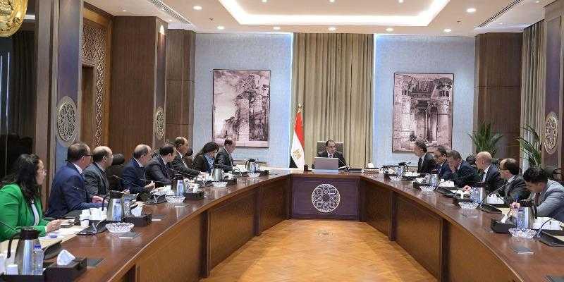 مدبولي يؤكد حرص الدولة على توفير مخزون إستراتيجي من مختلف السلع الأساسية والأقماح
