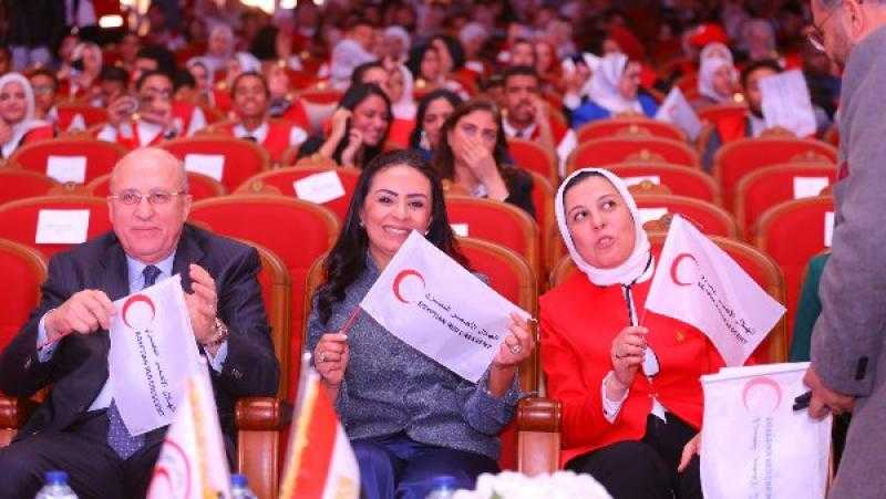 مايا مرسي: متطوعو الهلال الأحمر المصري حملوا رسالة الإنسانية للعالم أجمع