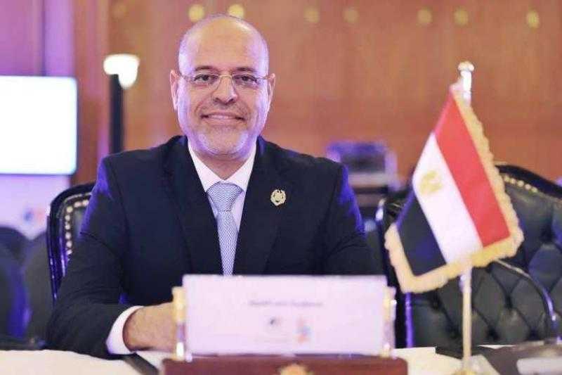 وزير العمل: استخراج شهادات ”مزاولة حرفة” و”قياس مهارة ”جديدة لعمالة غير منتظمة بالإسكندرية