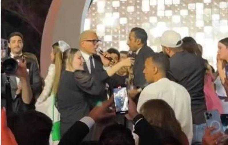 المحكمة تكشف فى حيثياتها: عمرو دياب لم يتعرض لخطر حقيقى ليصفع الشاب