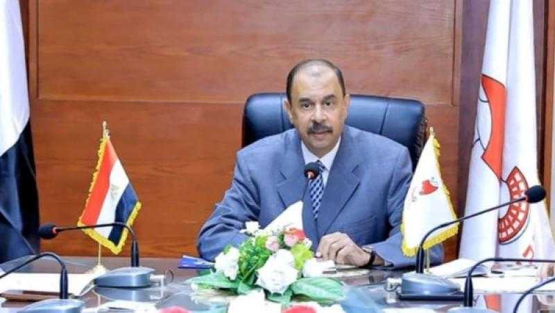 محافظ سوهاج يتابع أعمال رصف طريق الشوش - بندار الكرمانية