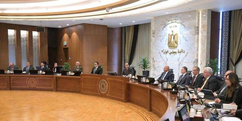رئيس الوزراء يُؤكد ضرورة إعطاء دفعة للاستثمار السياحي لزيادة عدد الغرف الفندقية