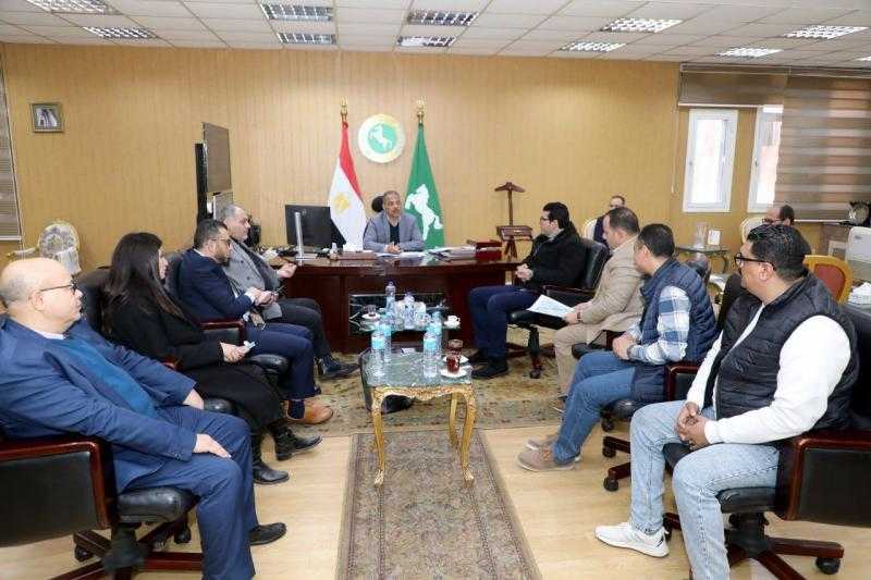 محافظ الشرقية يعلن تزويد مستشفى أبو حماد بوحدة أسنان متكاملة