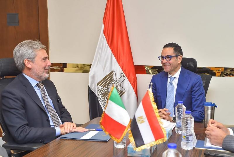 وزير الاستثمار يبحث مع السفير الإيطالي بالقاهرة سبل تعزيز العلاقات الاقتصادية