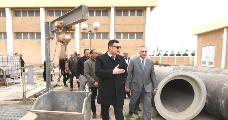 وزير الإسكان يتفقد المشروعات السكنية ومحطة الصرف الصحي رقم 5 بمدينة بدر