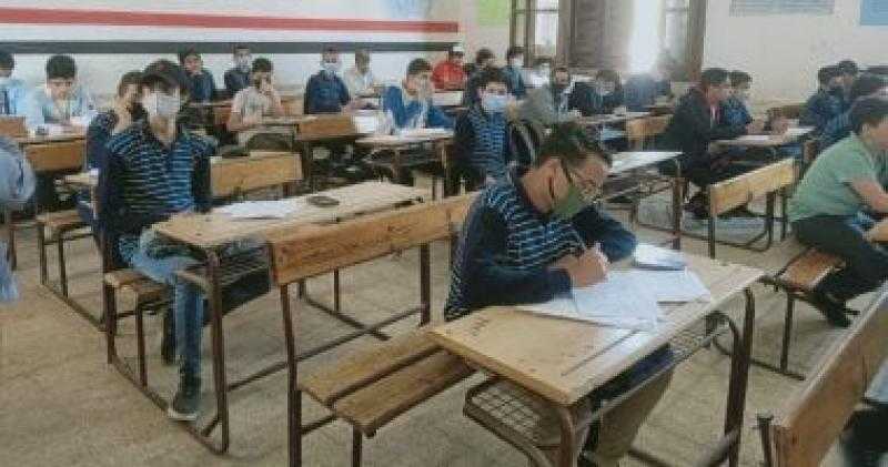 المديريات التعليمية تعلن تعليمات عقد امتحانات الشهادة الإعدادية للفصل الدراسي الأول
