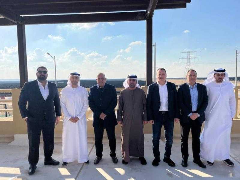 وزير الكهرباء يزور محطة الظفرة للطاقة الشمسية ويبحث مع ”مصدر” التعاون فى ”الطاقة النظيفة”