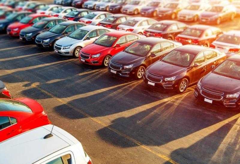 «الجمارك» تبدأ إنهاء ملف السيارات العالقة.. حسم مصير 30 ألف مركبة بشروط