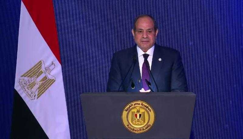 الرئيس السيسي: الإرهابيون هم أعداء الوطن والدين.. ومؤسسات الدولة تدعم أسر الشهداء