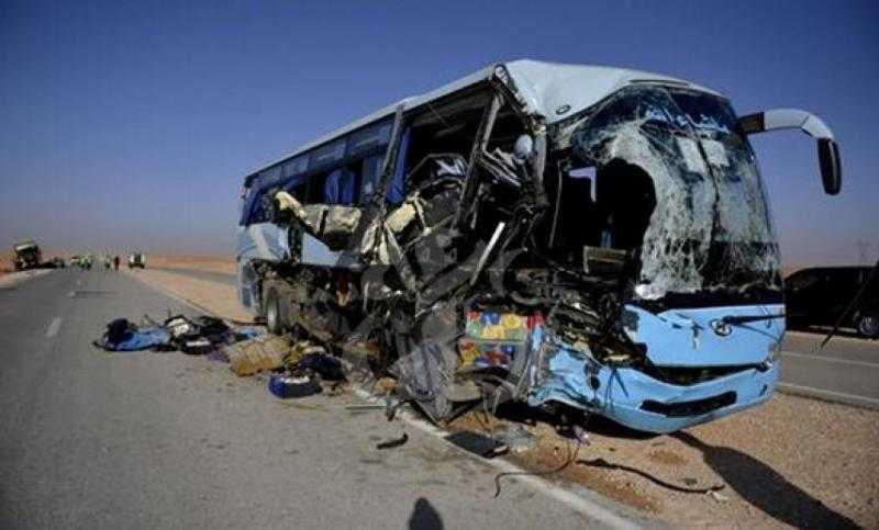 إصابة 21 شخصا فى حادث تصادم أتوبيس بالرصيف على طريق ”غارب - الغردقة”