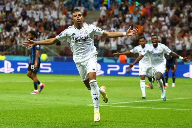 هاتريك مبابي يقود ريال مدريد للفوز على بلد الوليد وتعزيز صدارته للدوري الإسباني