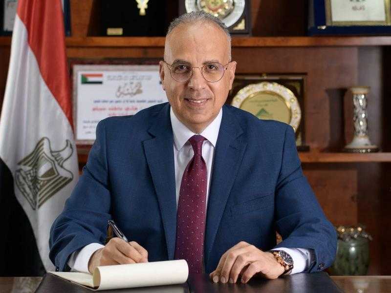 ‫وزير الرى: تنفيذ 75% من المسار الناقل لمياه محطة الدلتا الجديدة.. و78% بمساري محطة بحر البقر