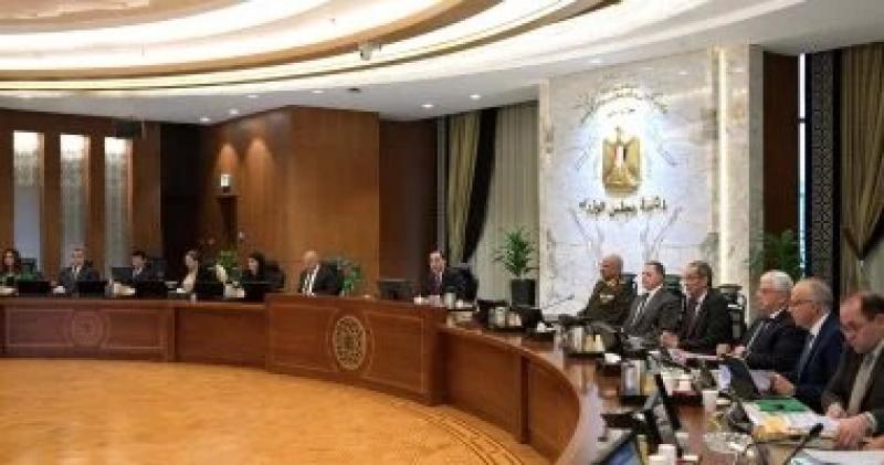 رئيس الوزراء: مناقشة مشروع قانون للمناطق المركزية للمال والأعمال الأسبوع القادم