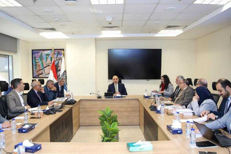 قطاع الأعمال: تشغيل خط لإنتاج القطرات متوقف منذ 8 سنوات.. وتطوير وحدة تصنيع لغسيل الكلى