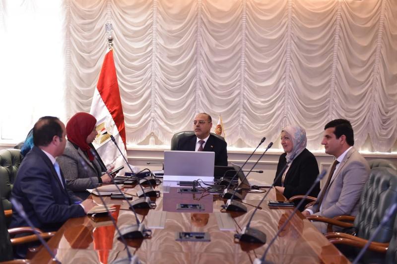 وزير العمل يلتقي الأمين العام لصندوق تطوير التعليم لتفعيل التعاون في المجالات المُشتركة