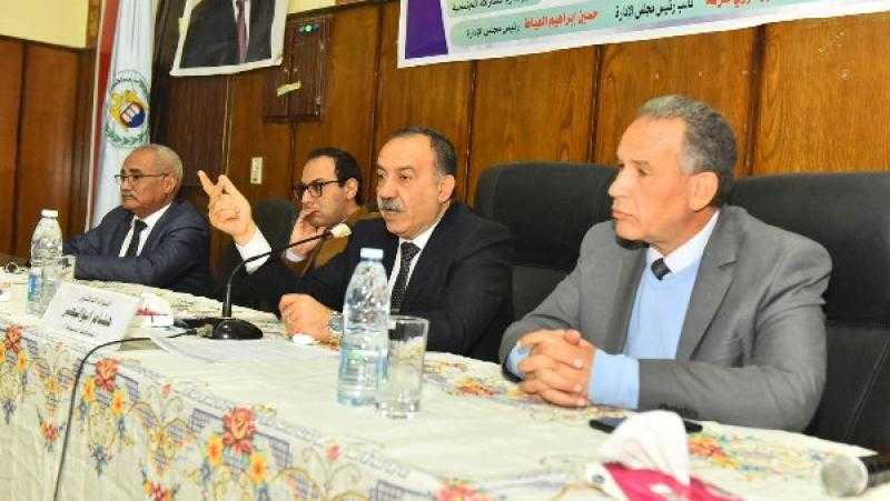 محافظ أسيوط يقرر حل مجلس الأمناء والآباء والمعلمين بمديرية التعليم