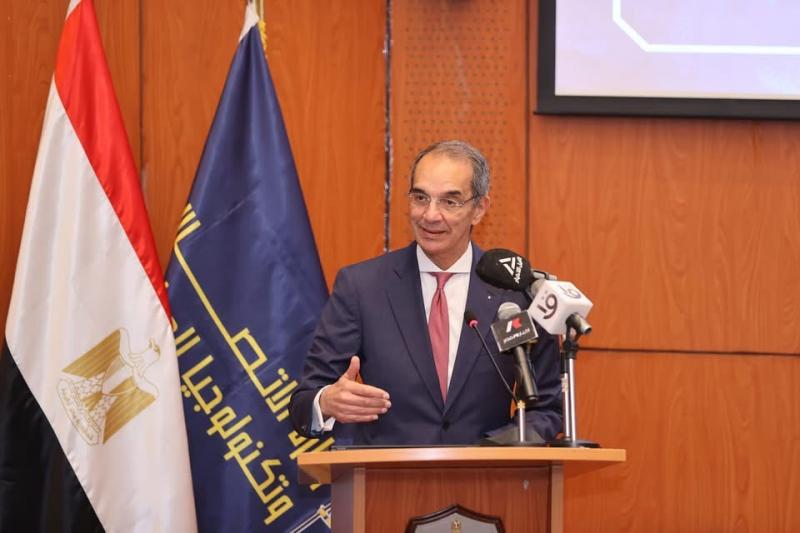 وزير الاتصالات يفتتح ورشة عمل ”تطبيقات الذكاء الاصطناعى فى مختلف القطاعات”