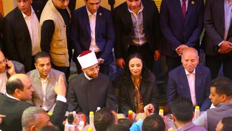 وزيرة التضامن الاجتماعي تشارك في حفل إفطار أهالي المطرية