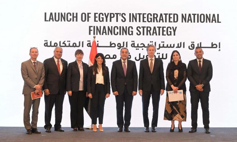 رئيس الوزراء يشهد توقيع وثيقة بشأن تعزيز التخطيط والموازنة والمراقبة الشاملة
