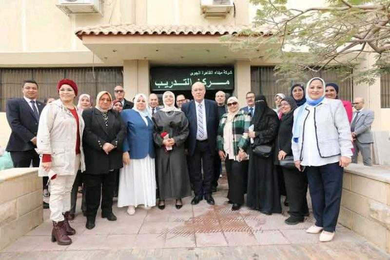 شركة ميناء القاهرة الجوى تحتفل بعيد الأم وتكرم الأمهات المثاليات | صور