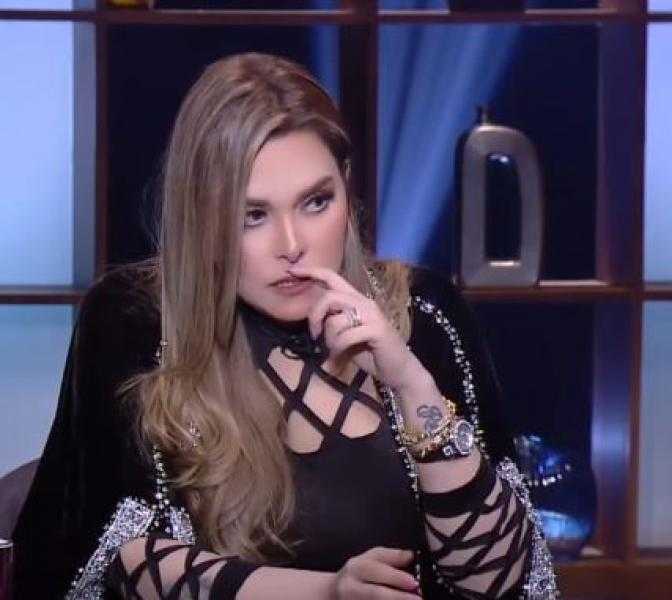 أرملة محمد رحيم تنفي غيابها عن تشييع جثمانه: دخلت مصلى الرجال لأودعه