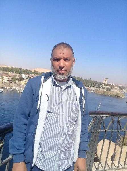 وفاة موجه لغة إنجليزية بعد الإمامة بالناس في الصلاة بأسوان