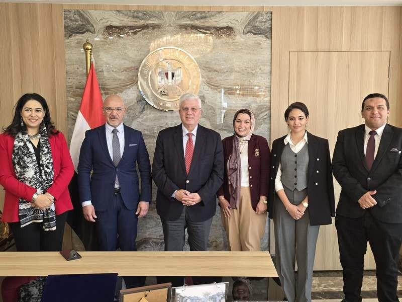 وزير التعليم العالي: نلتزم بالامتثال لأعلى المعايير الدولية في مجال التميز المؤسسي| صور